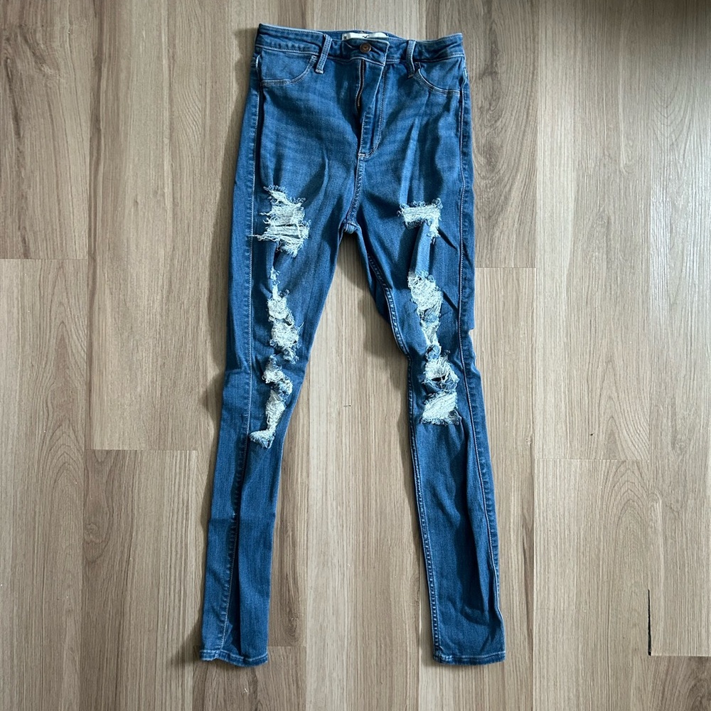 hollister distressed skinny jeans